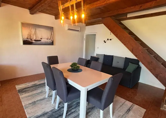 Stiniva House Villa
