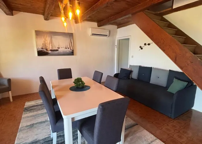 Stiniva House *